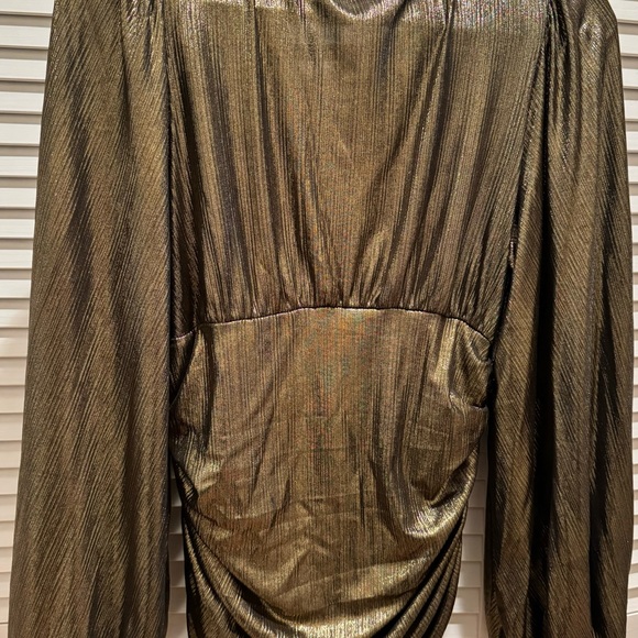 Express Gold Metallic Balloon Sleeve Ruched waist top - Picture 3 of 6